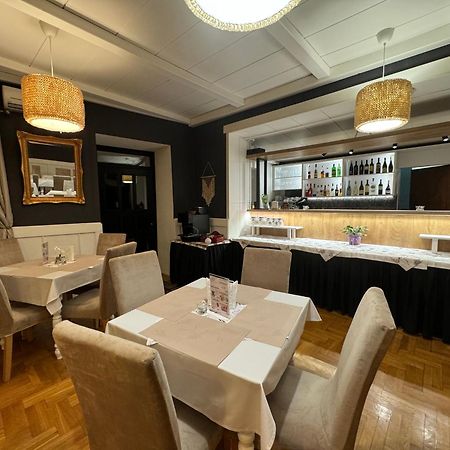 Hotel Sonata ดุสนิกิ สดรอย ภายนอก รูปภาพ